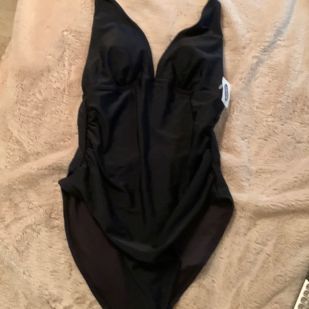 NWT one piece Old Navy swimsuit 🩱